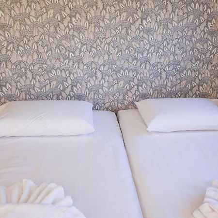 Uphill Unique Boutique Suites Skiathos Exterior photo