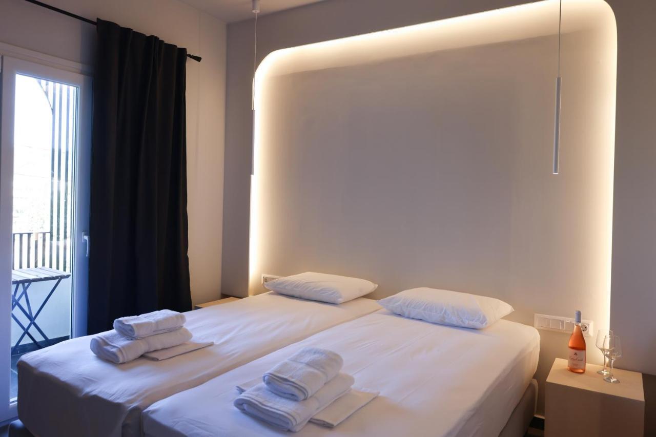 Uphill Unique Boutique Suites Skiathos Exterior photo