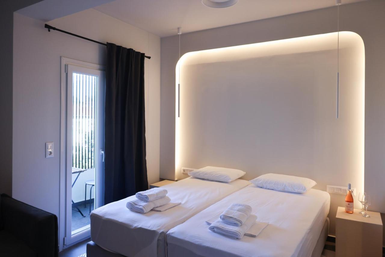 Uphill Unique Boutique Suites Skiathos Exterior photo