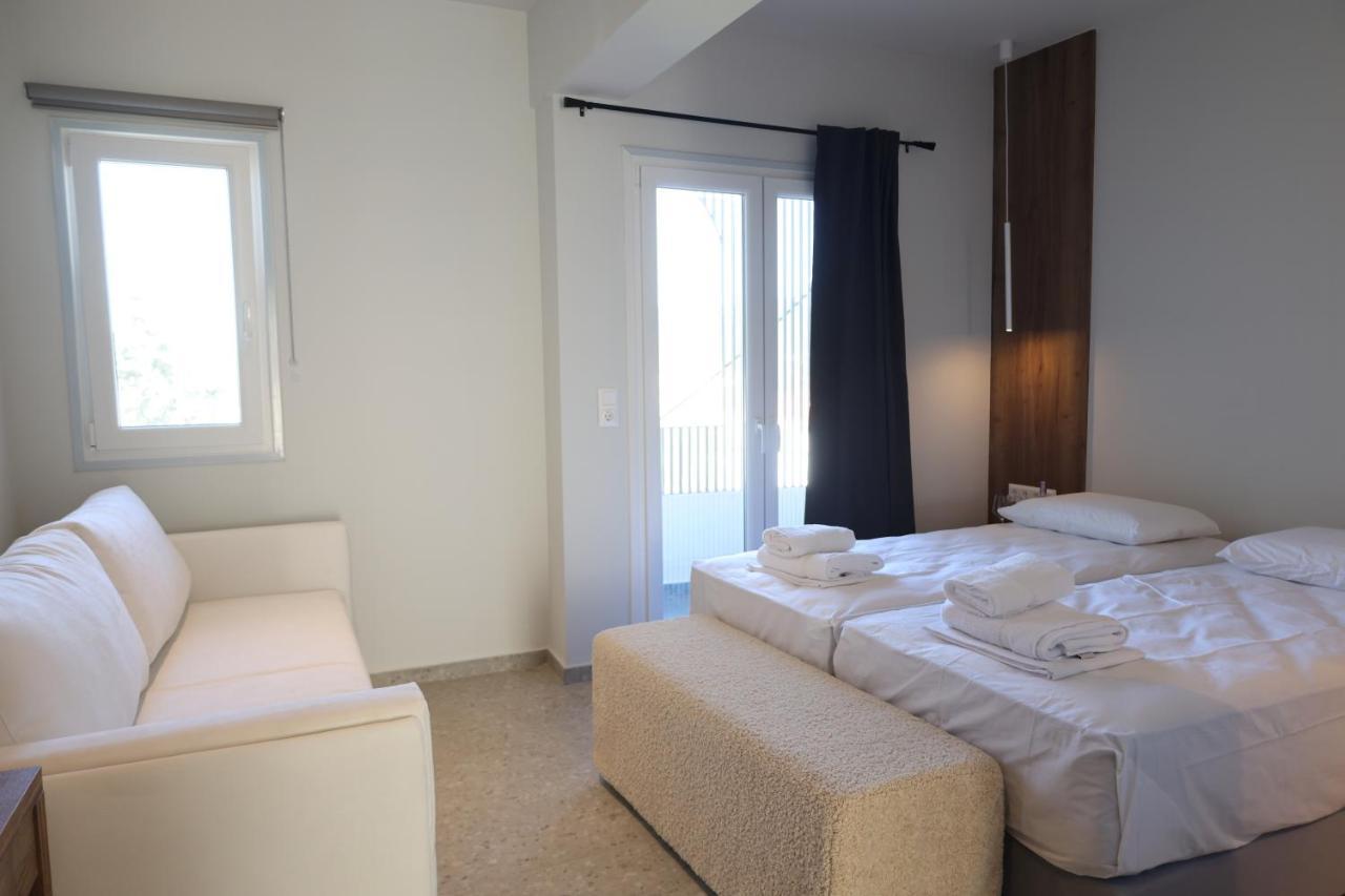 Uphill Unique Boutique Suites Skiathos Exterior photo