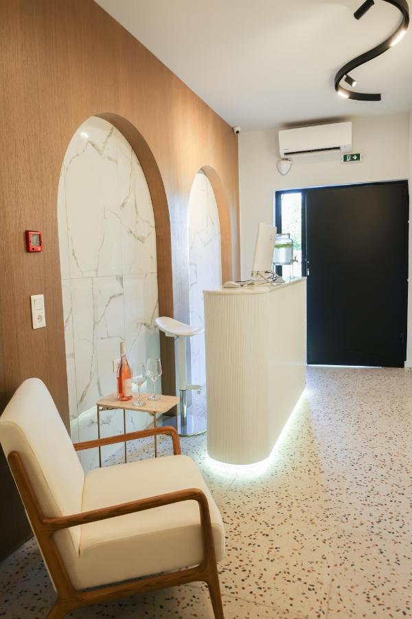 Uphill Unique Boutique Suites Skiathos Exterior photo