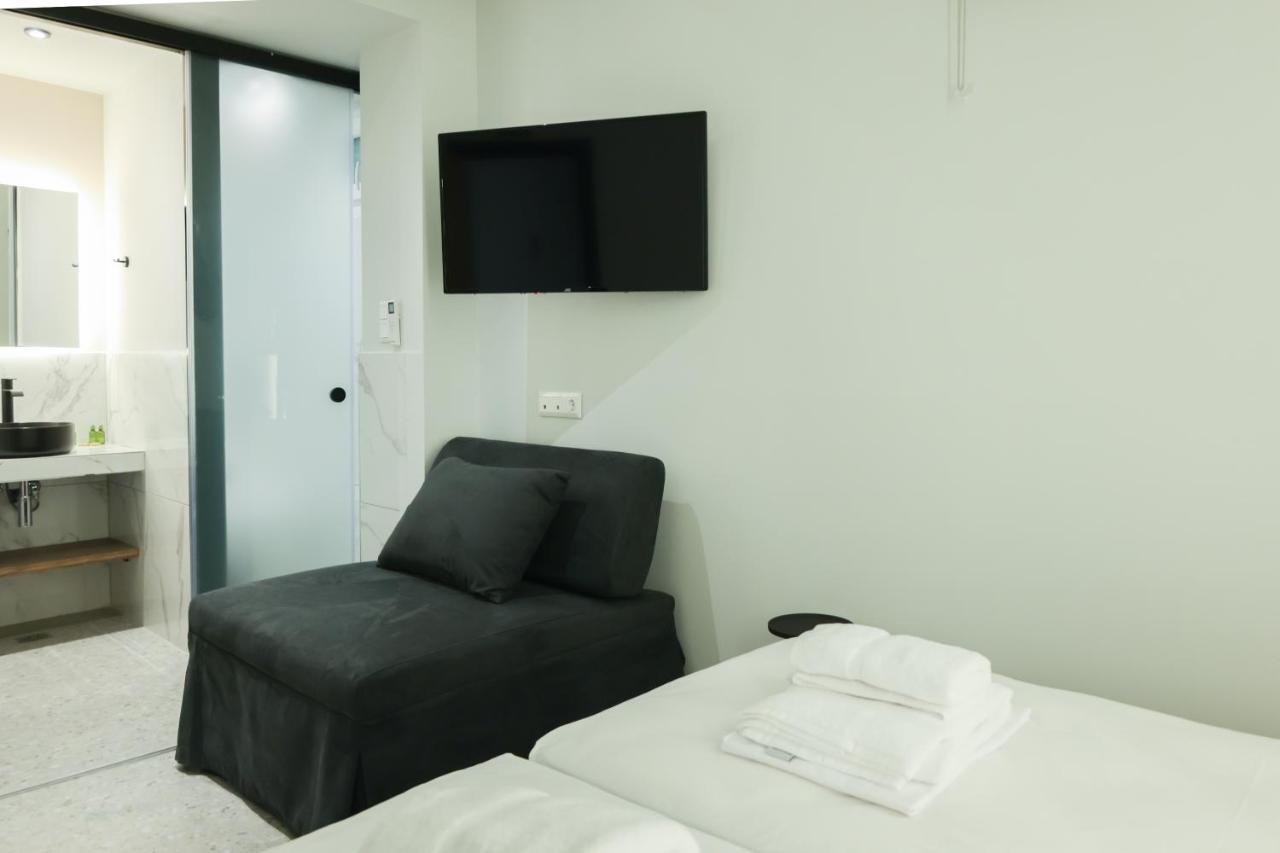 Uphill Unique Boutique Suites Skiathos Exterior photo