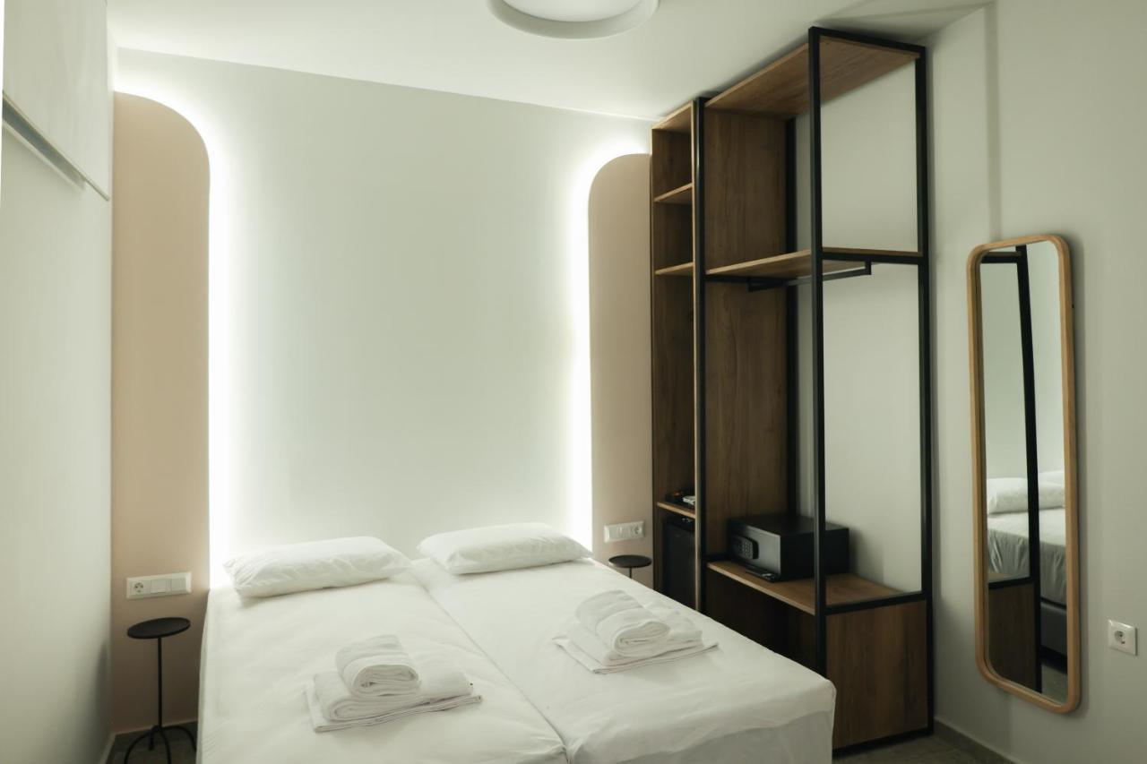 Uphill Unique Boutique Suites Skiathos Exterior photo
