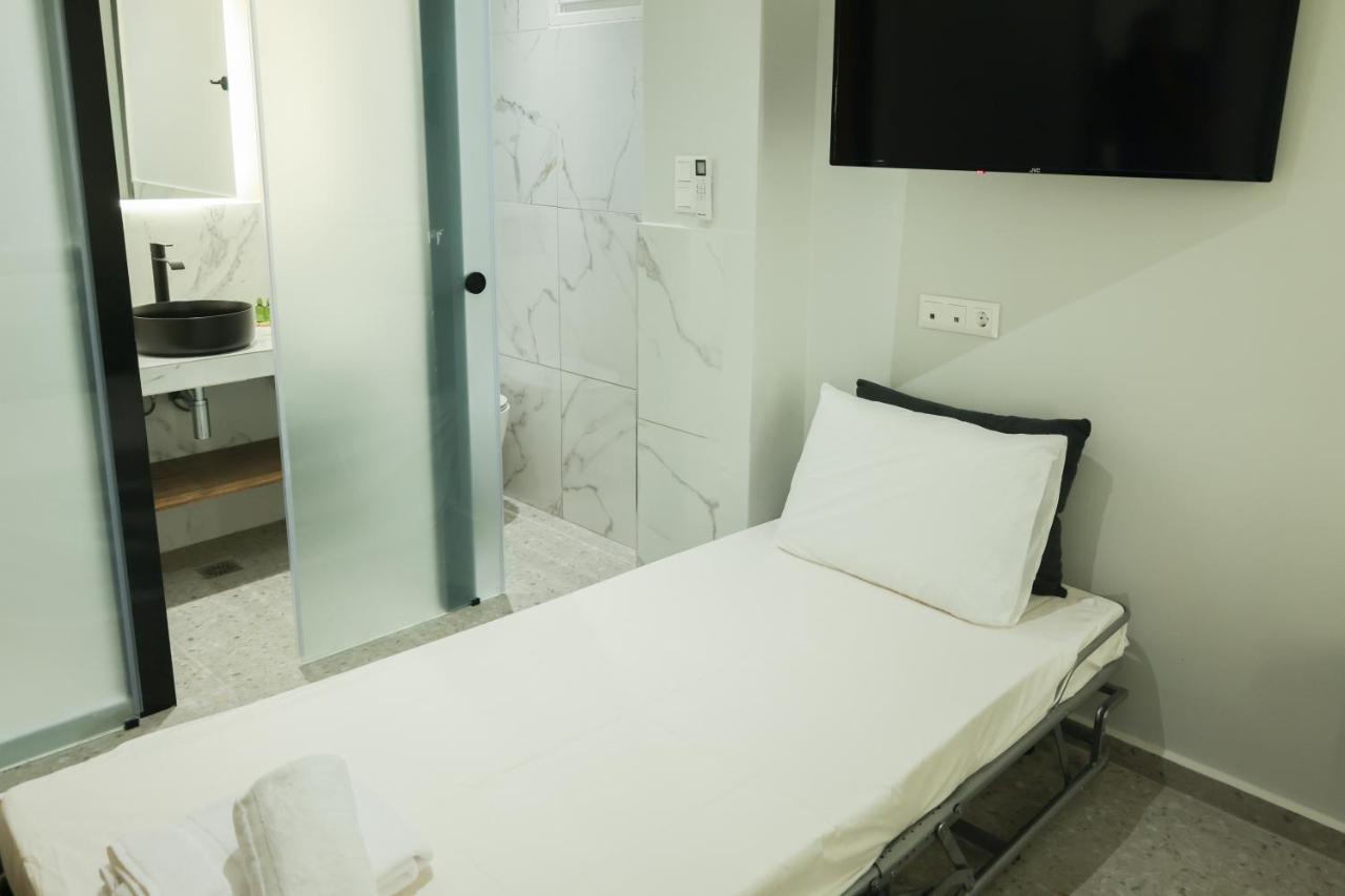 Uphill Unique Boutique Suites Skiathos Exterior photo