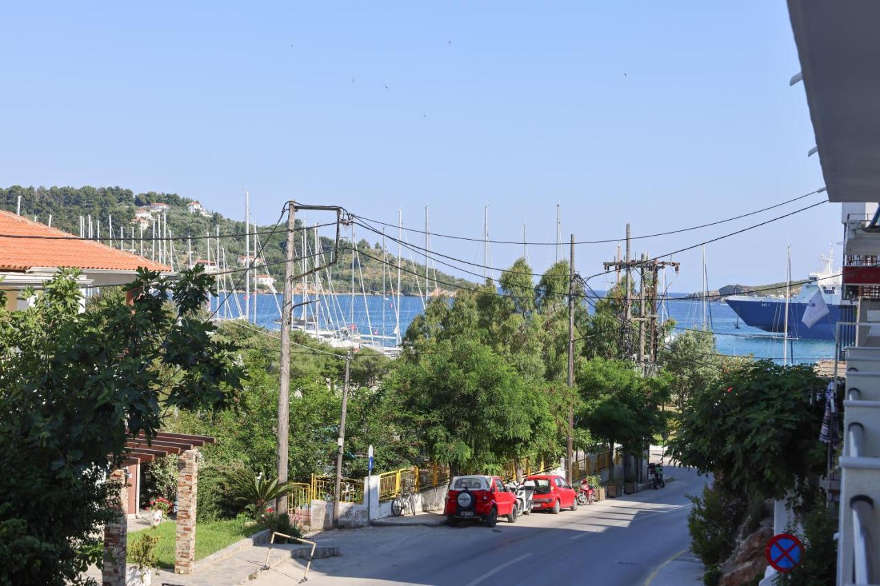 Uphill Unique Boutique Suites Skiathos Exterior photo