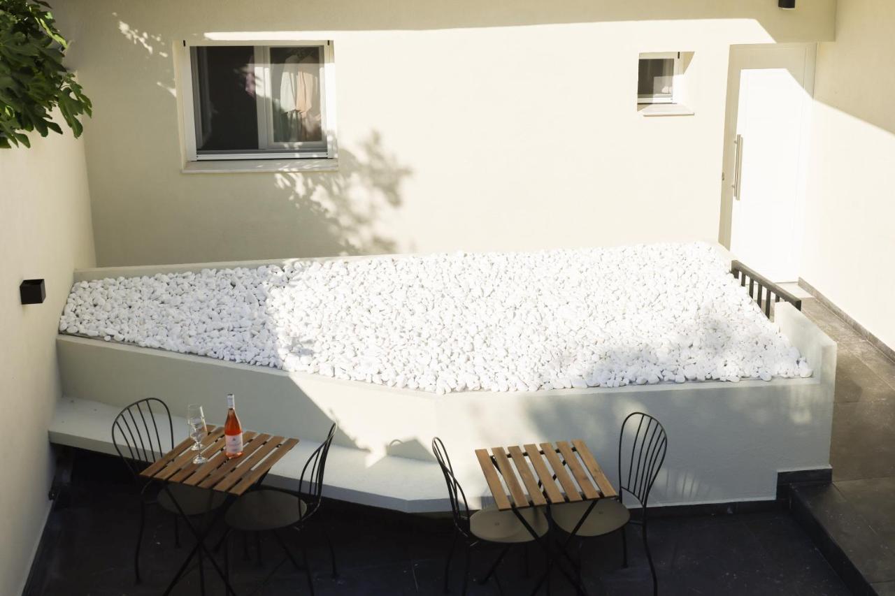 Uphill Unique Boutique Suites Skiathos Exterior photo